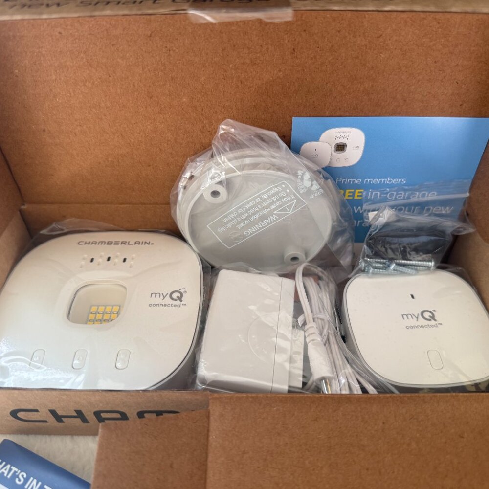 Chamberlain Smart Garage Control - NEW - Picture 3 of 4